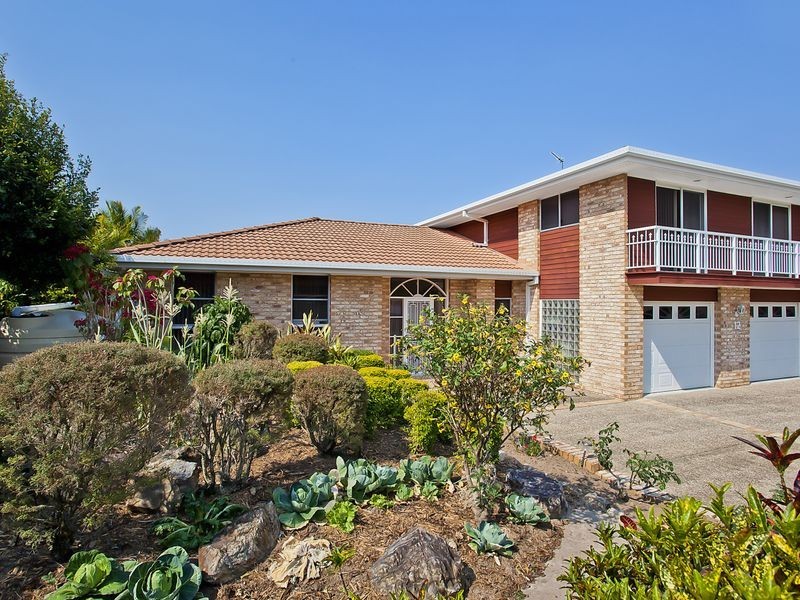 12 Trafalgar Street, Highland Park QLD 4211