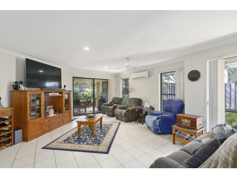 13 Rhiannon Drive, Ashmore QLD 4214