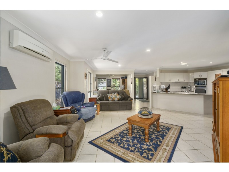 13 Rhiannon Drive, Ashmore QLD 4214