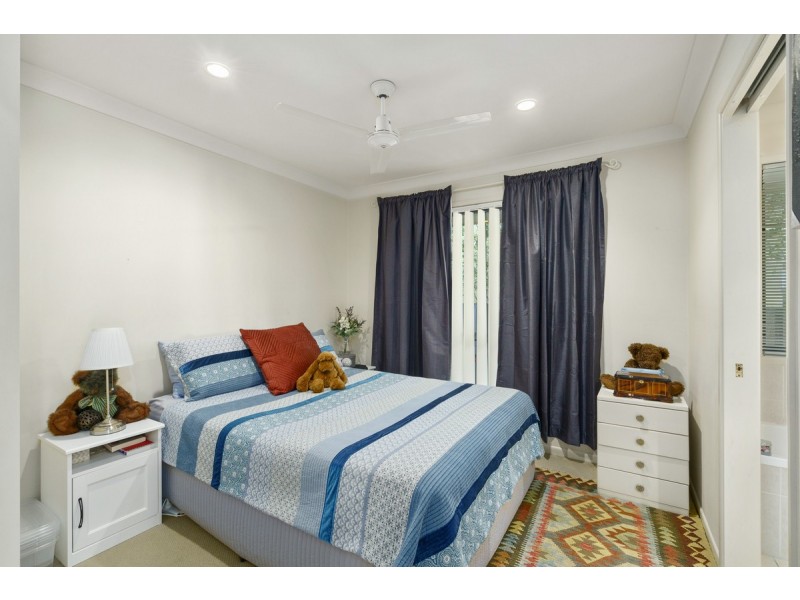 13 Rhiannon Drive, Ashmore QLD 4214