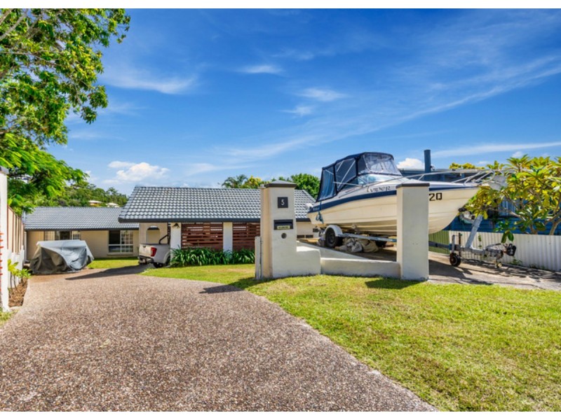 5 Solomon Court, Carrara QLD 4211