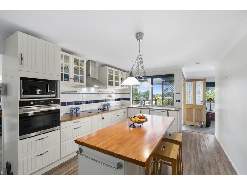 2/58 Renfrew Drive, Highland Park QLD 4211