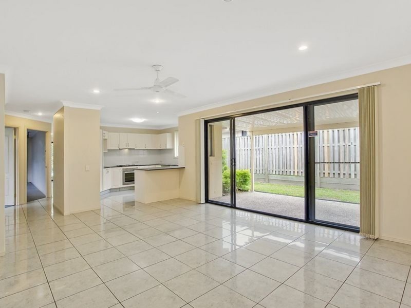 16 Bonner Court, Pacific Pines QLD 4211