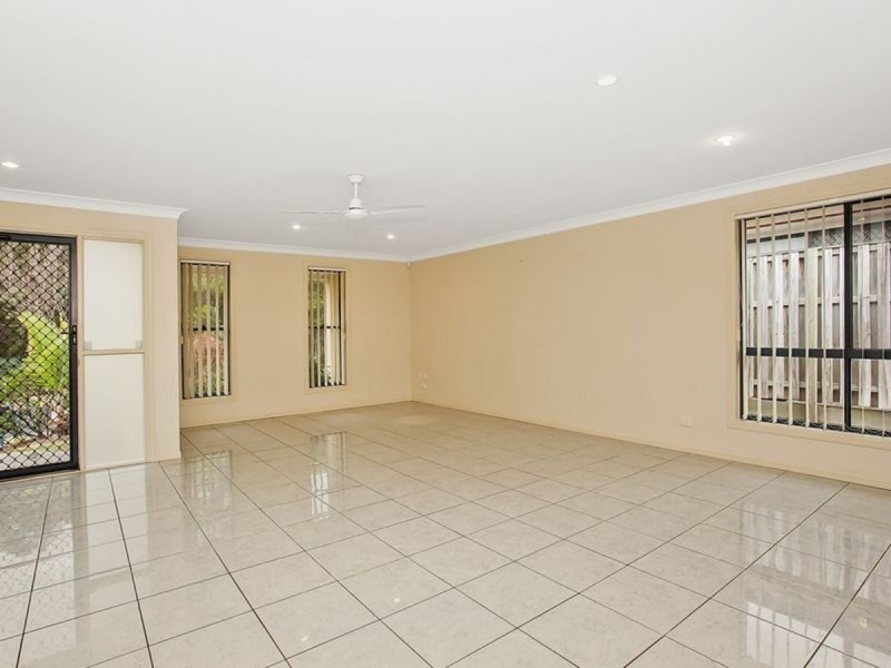 16 Bonner Court, Pacific Pines QLD 4211