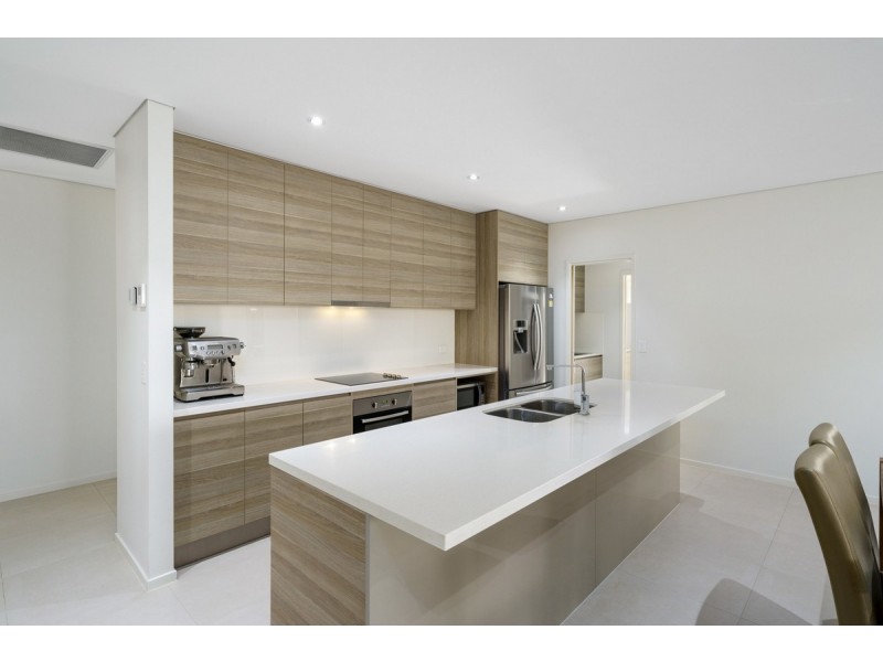 15 Ballah Crescent, Highland Park QLD 4211