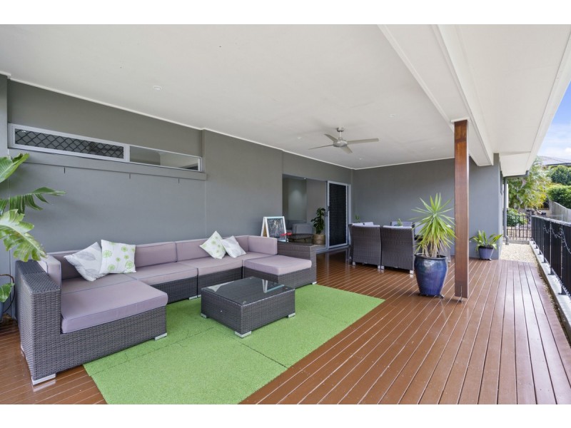 15 Ballah Crescent, Highland Park QLD 4211