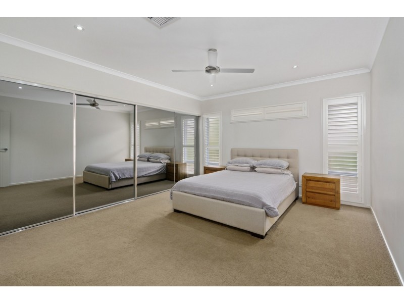 15 Ballah Crescent, Highland Park QLD 4211