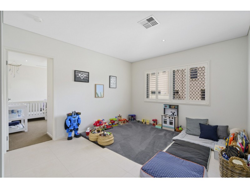 15 Ballah Crescent, Highland Park QLD 4211