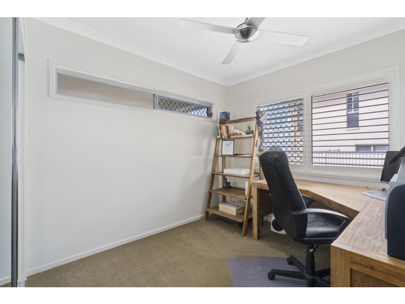 15 Ballah Crescent, Highland Park QLD 4211