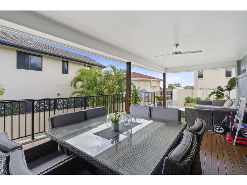 15 Ballah Crescent, Highland Park QLD 4211