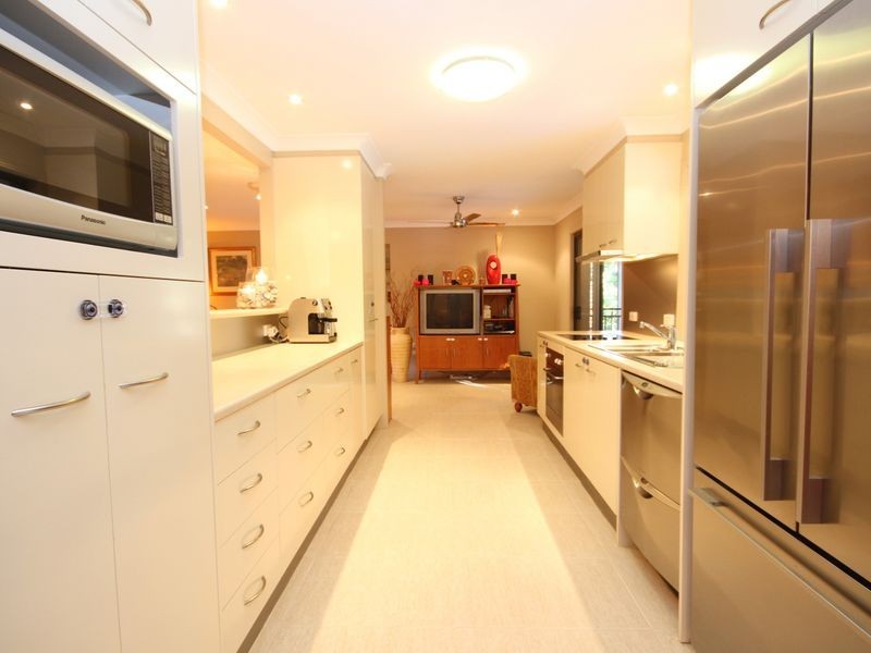 11 Hyde Court, Nerang QLD 4211