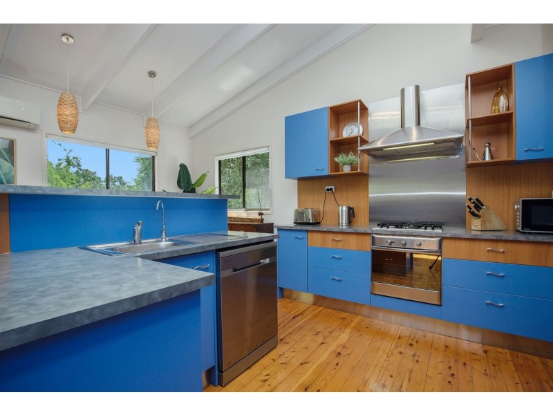 6 Convery Crescent, Highland Park QLD 4211