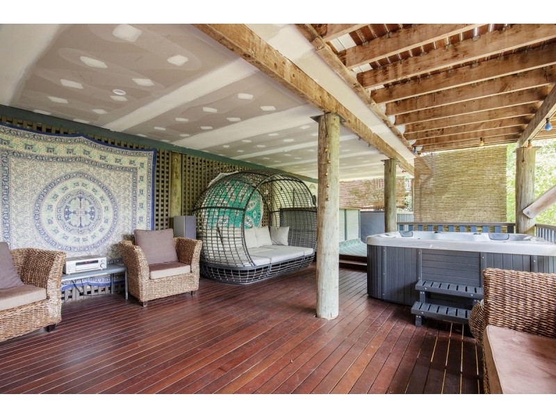 6 Convery Crescent, Highland Park QLD 4211