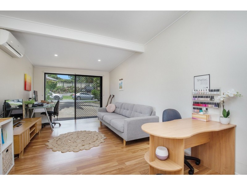 6 Convery Crescent, Highland Park QLD 4211