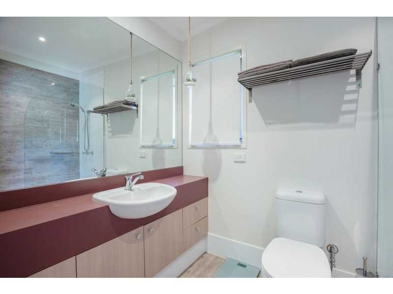 6 Convery Crescent, Highland Park QLD 4211