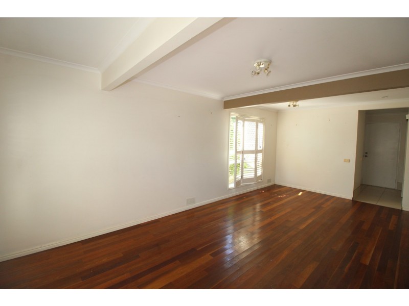 6/125 Pappas Way, Carrara QLD 4211