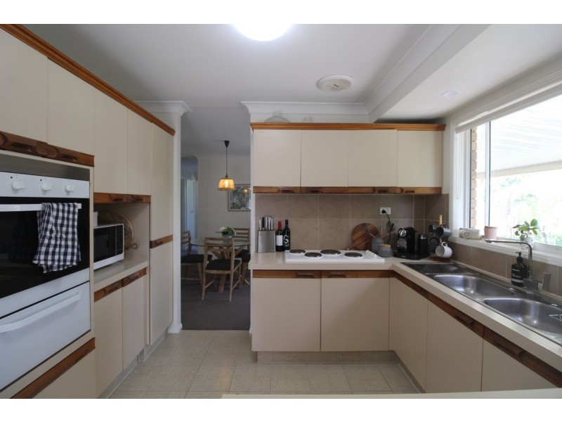 4 Kahlua Court, Highland Park QLD 4211