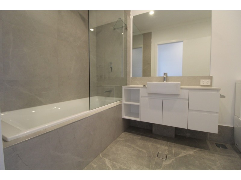 18/79-81 Macadie Way, Merrimac QLD 4226