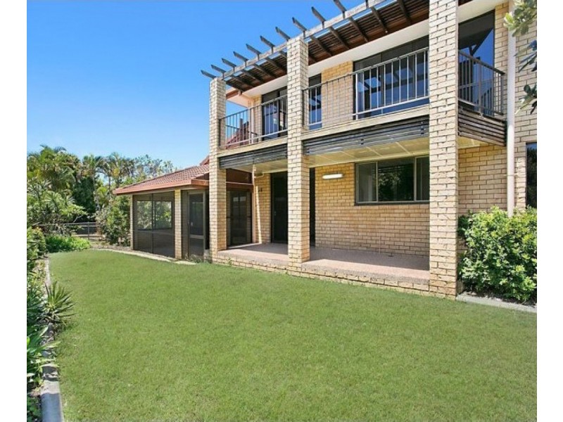 19 Summit Crescent, Carrara QLD 4211