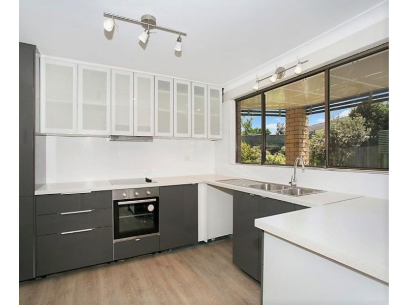 19 Summit Crescent, Carrara QLD 4211