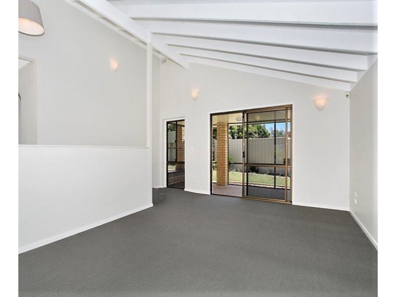 19 Summit Crescent, Carrara QLD 4211