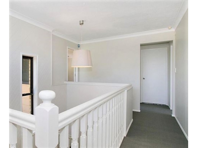 19 Summit Crescent, Carrara QLD 4211