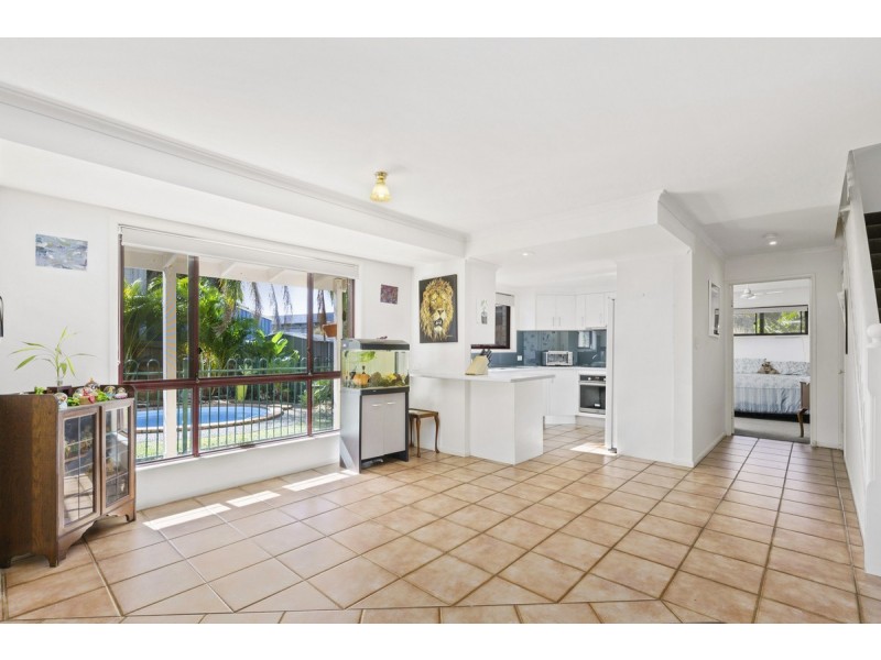 49 Paddington Drive, Carrara QLD 4211