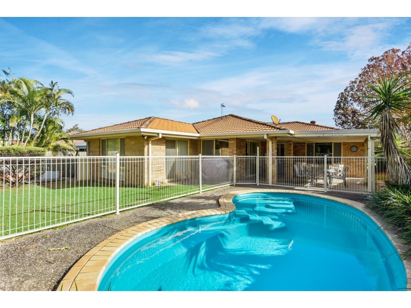 17 Cootharaba Drive, Helensvale QLD 4212