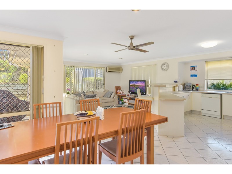 17 Cootharaba Drive, Helensvale QLD 4212