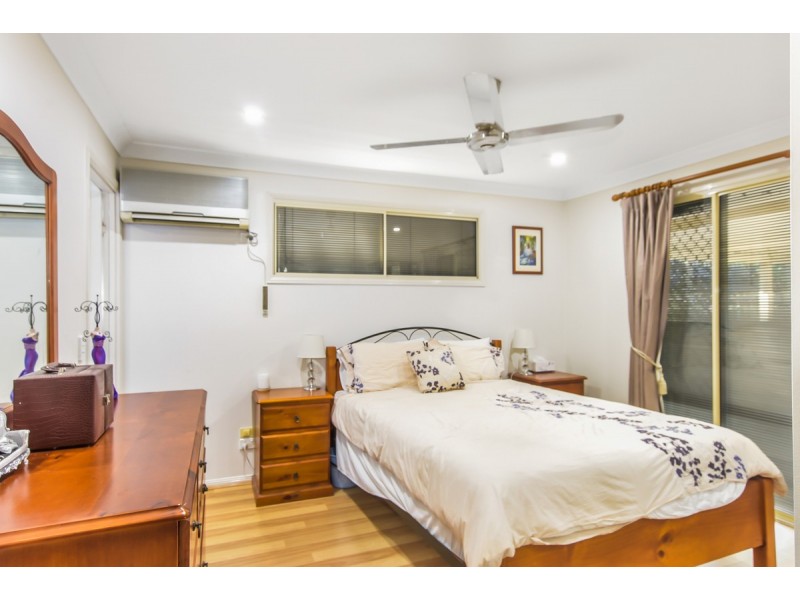 17 Cootharaba Drive, Helensvale QLD 4212