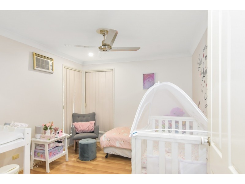 17 Cootharaba Drive, Helensvale QLD 4212