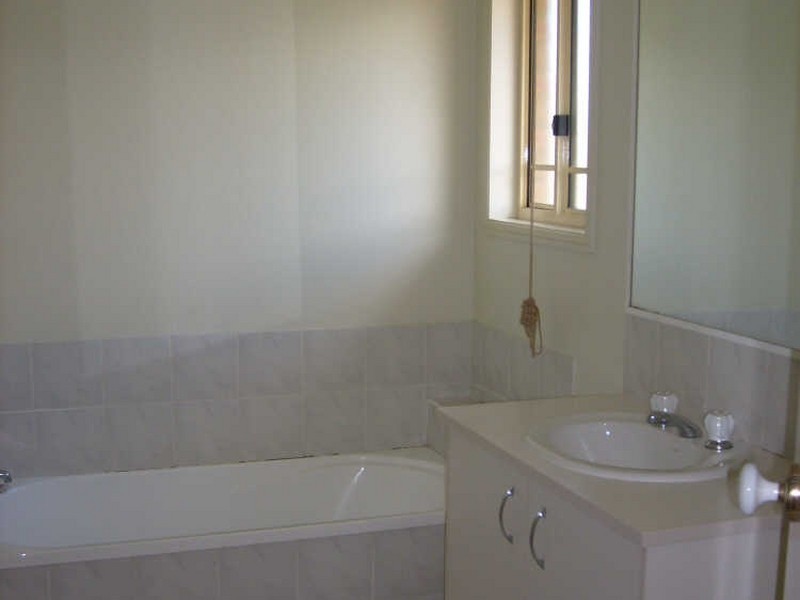 1/85 Greenacre Drive, Parkwood QLD 4214