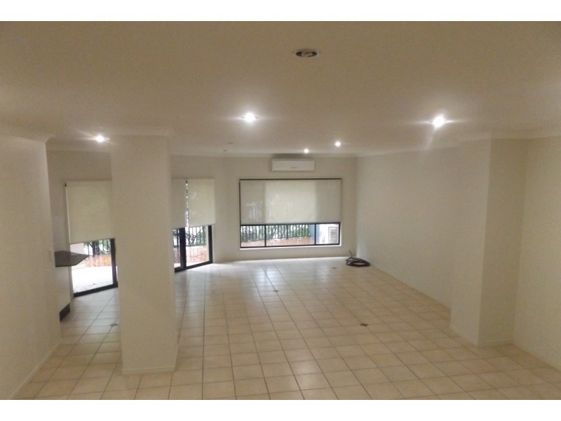 1/25 Riverwood Drive, Ashmore QLD 4214