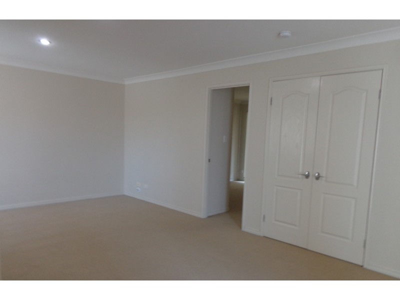 1/25 Riverwood Drive, Ashmore QLD 4214