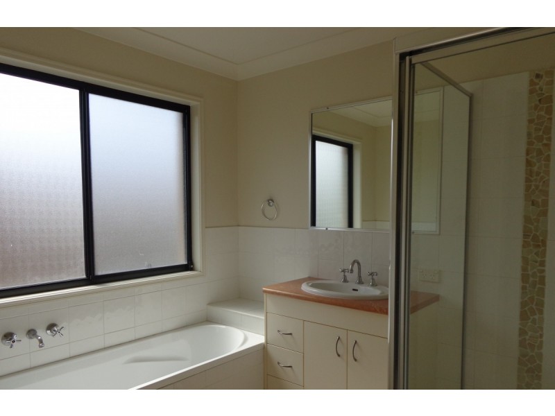 1/25 Riverwood Drive, Ashmore QLD 4214