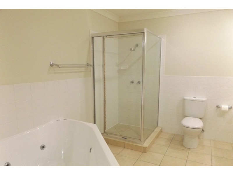 1/25 Riverwood Drive, Ashmore QLD 4214