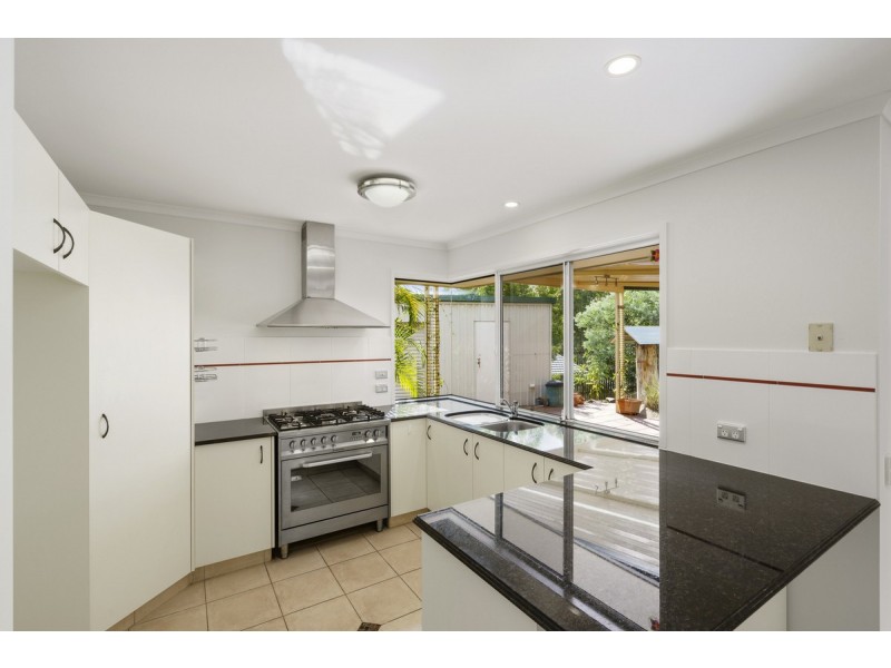 8 Forfar Court, Highland Park QLD 4211