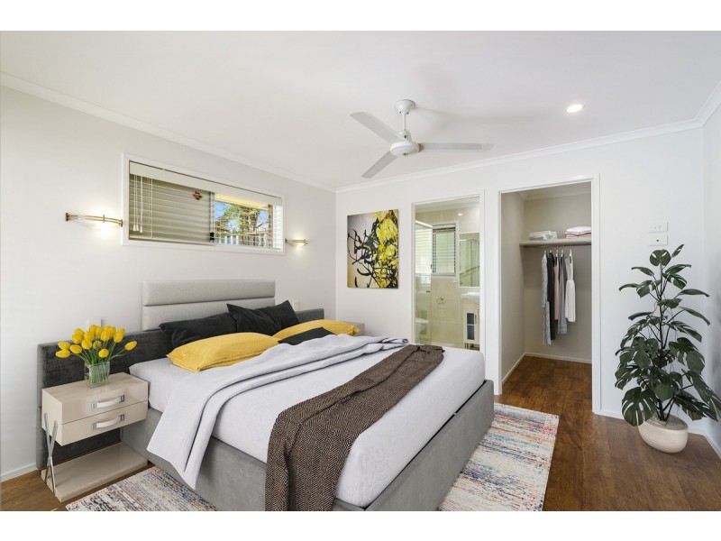 8 Forfar Court, Highland Park QLD 4211