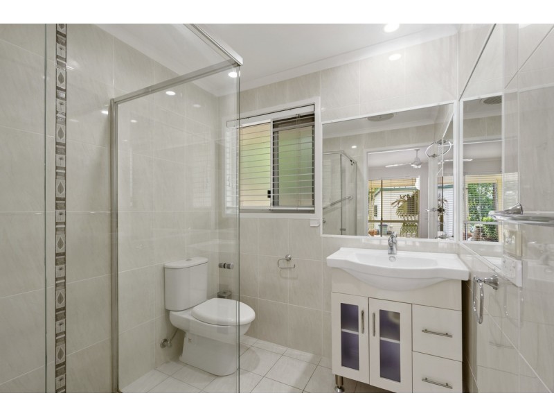 8 Forfar Court, Highland Park QLD 4211