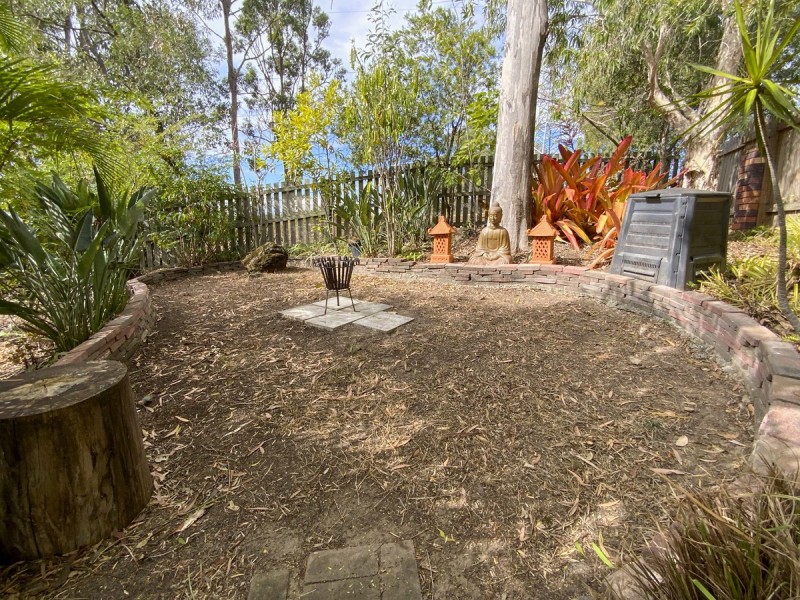 8 Forfar Court, Highland Park QLD 4211