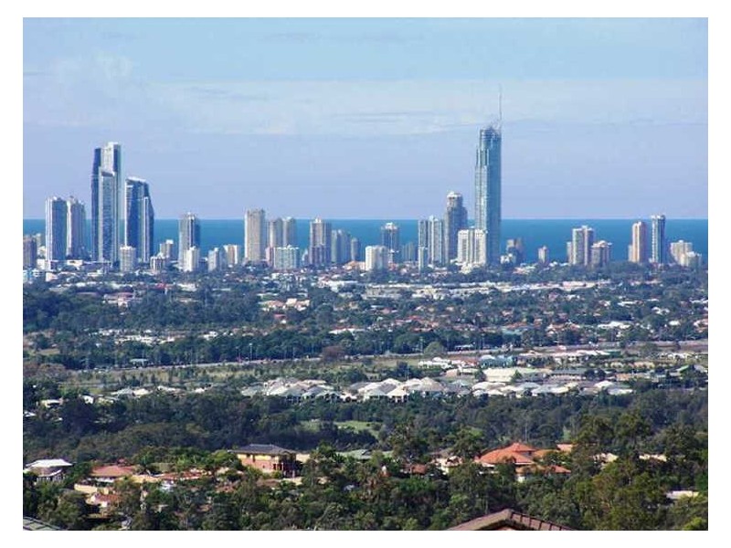 13 Marriott Way, Highland Park QLD 4211