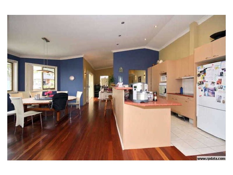 13 Marriott Way, Highland Park QLD 4211