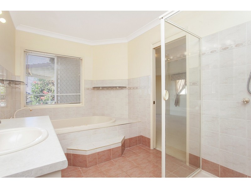 112 Armstrong Way, Highland Park QLD 4211