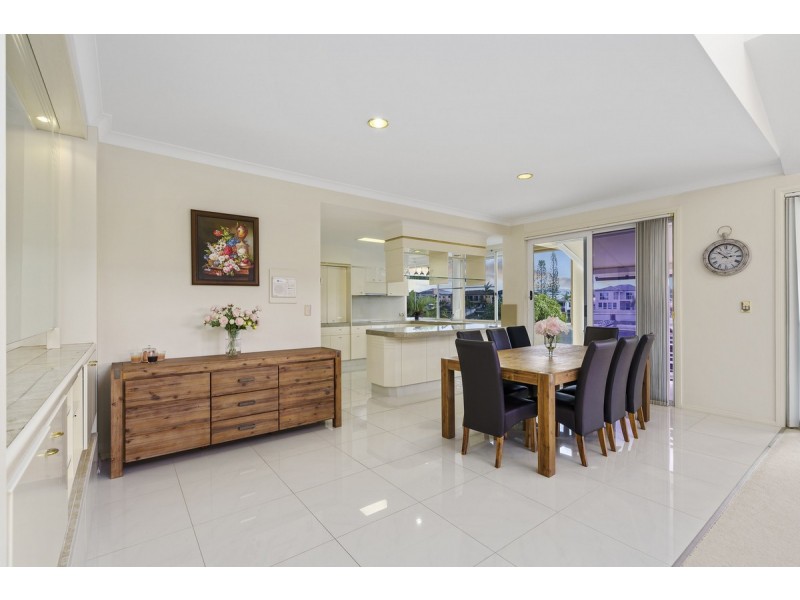 32 Charolais Crescent, Benowa Waters QLD 4217