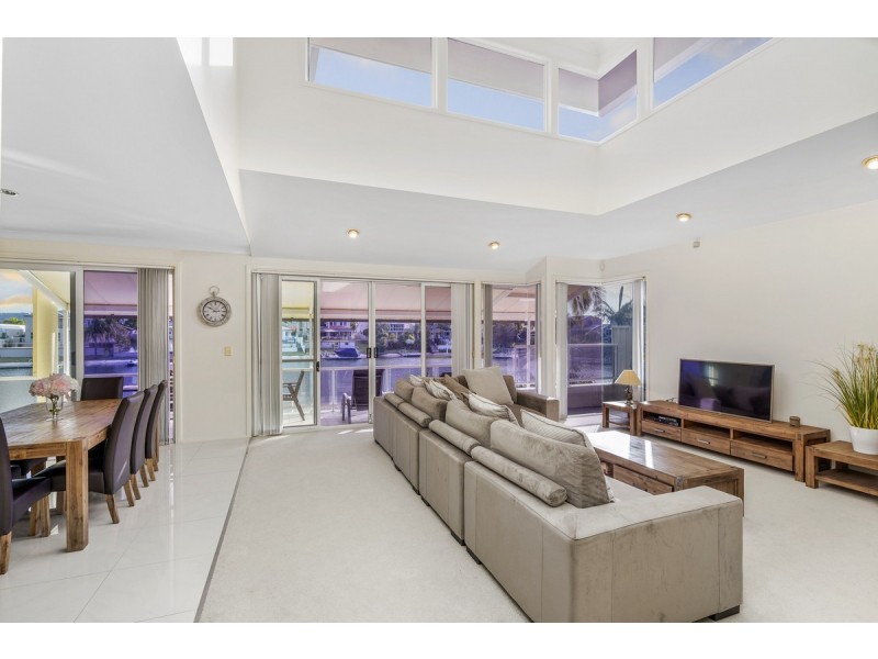 32 Charolais Crescent, Benowa Waters QLD 4217