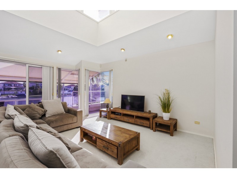 32 Charolais Crescent, Benowa Waters QLD 4217