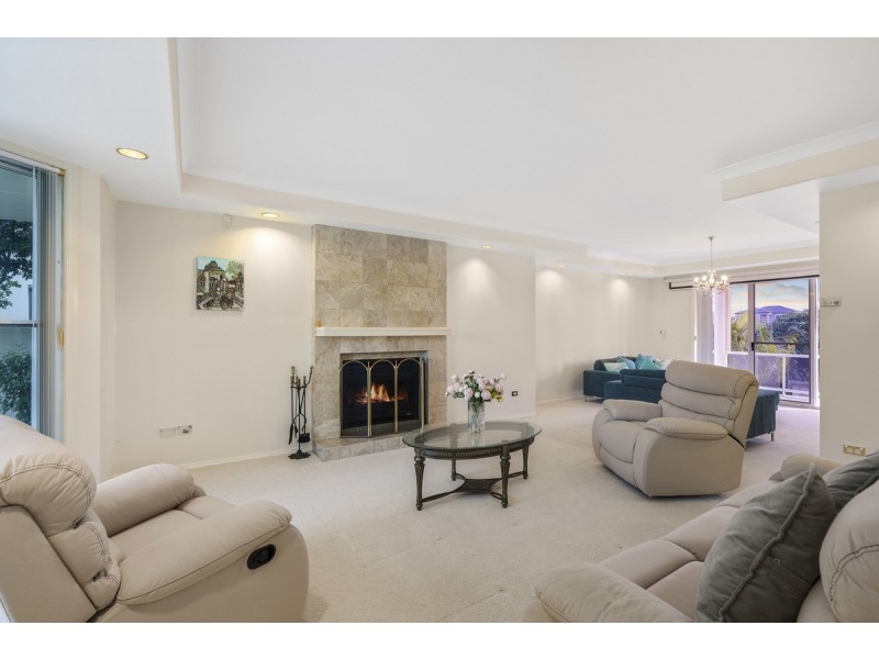 32 Charolais Crescent, Benowa Waters QLD 4217