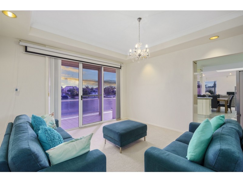 32 Charolais Crescent, Benowa Waters QLD 4217