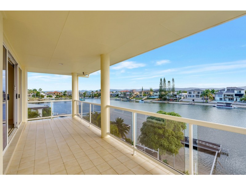 32 Charolais Crescent, Benowa Waters QLD 4217