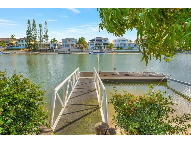 32 Charolais Crescent, Benowa Waters QLD 4217